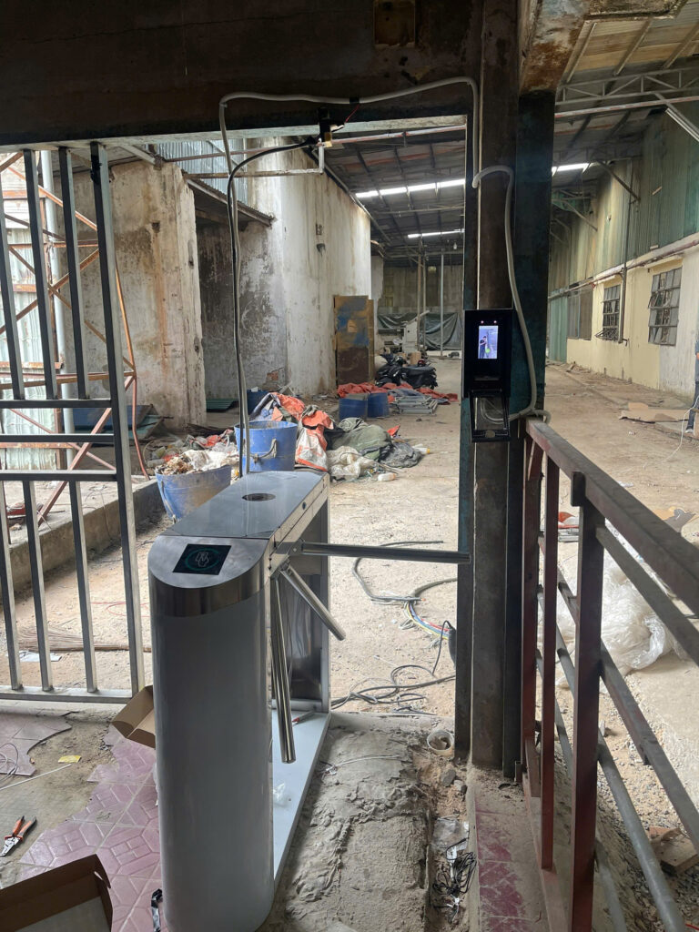 may cham cong fts 12